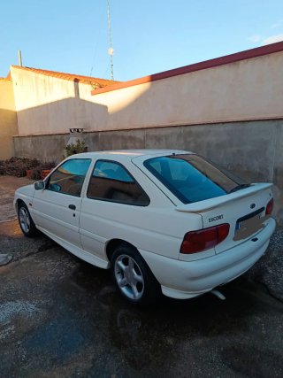 Ford Escort 2000