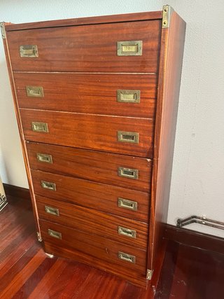 Cajonera de madera estilo militar