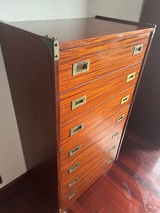 Cajonera de madera estilo militar