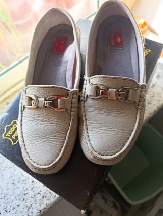 Zapatos Fluchos mocasines gris claro