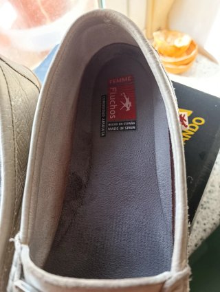 Zapatos Fluchos mocasines gris claro