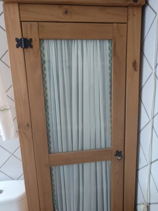Columna de baño de madera y cristal