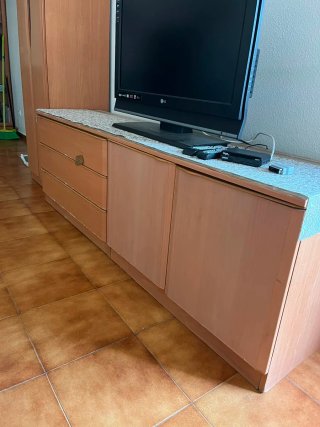 Mueble salón con vitrina