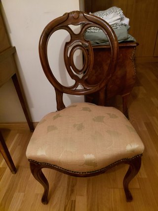 Mesa de comedor y 4 sillas