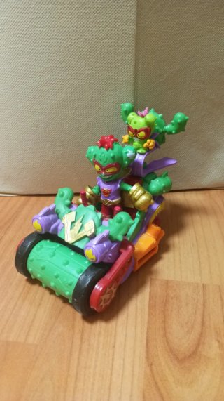 Kazoom Kid y Coche de Juguete