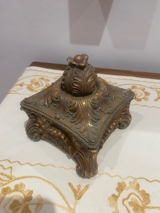 Joyería rústica con tapa