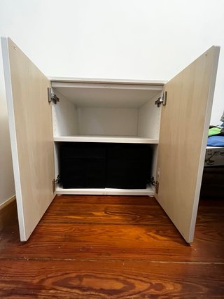 Armario bajo de madera
