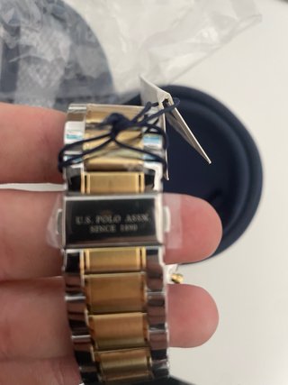 Reloj U.S. Polo Assn. Plateado y Dorado de hombre.