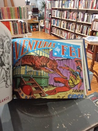 Libro encuadernado 25 Aventuras del FBI