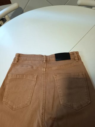 Pantalón vaquero marrón