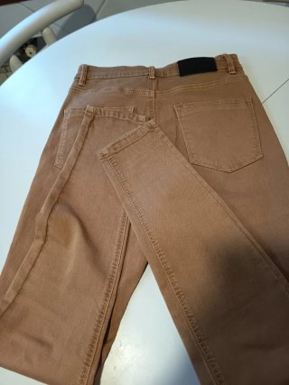 Pantalón vaquero marrón