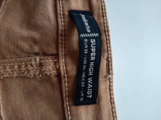 Pantalón vaquero marrón