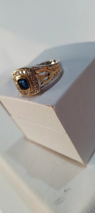Anillo Azul y Dorado con Circonitas