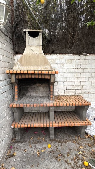 Barbacoa de obra con bancada