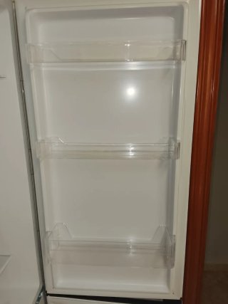 Nevera Combi Nilson Blanca como nueva.Con garantía