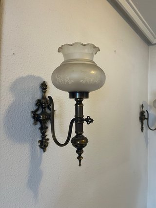 Lámparas de pared antiguas doradas