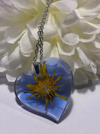 Collar Corazón Flor natural de anacardo