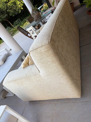 Sofá beige 2,20m largo x 1m fondo