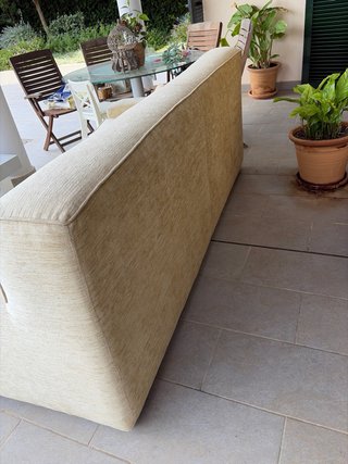 Sofá beige 2,20m largo x 1m fondo