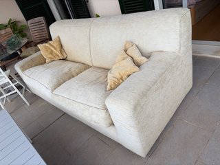Sofá beige 2,20m largo x 1m fondo