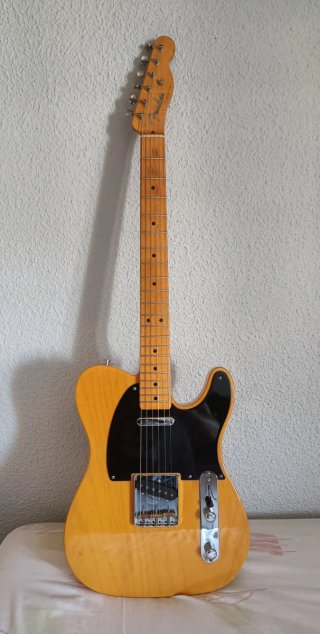 Fender Telecaster AVRI 52 año 2000