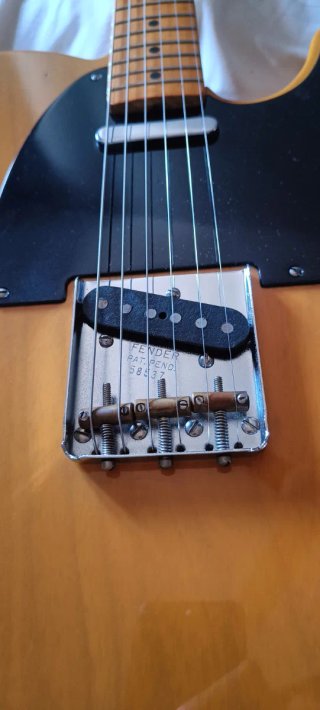 Fender Telecaster AVRI 52 año 2000