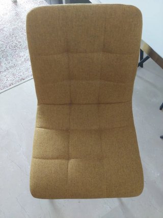 Silla comedor tapizada amarilla