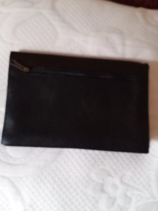 Cartera de mano piel negra