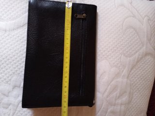Cartera de mano piel negra