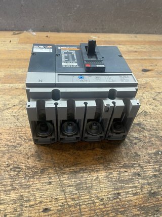 Interruptor Automático Merlin Gerin NS100N