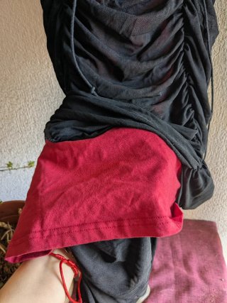 Vestido negro drapeado tirantes