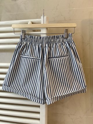 (Talla S)Shorts rayas Bershka