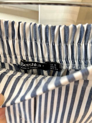 (Talla S)Shorts rayas Bershka