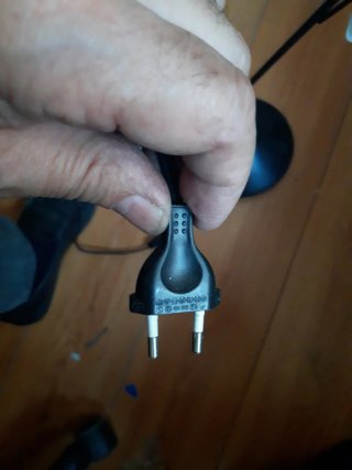 Lámpara de mesa FASE negra y blanca