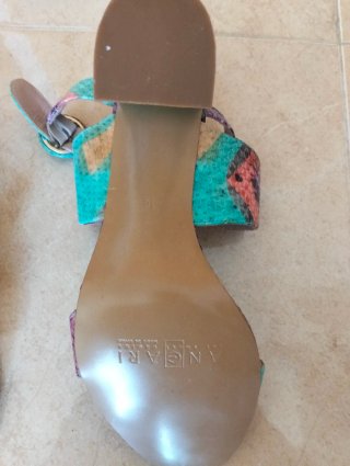Sandalia Angari Piel Tacon Multicolor Sin Estrenar
