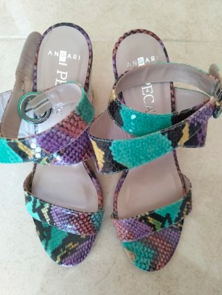 Sandalia Angari Piel Tacon Multicolor Sin Estrenar
