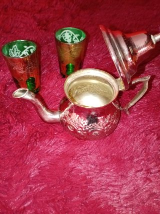 Tetera Marroquí y Vasos