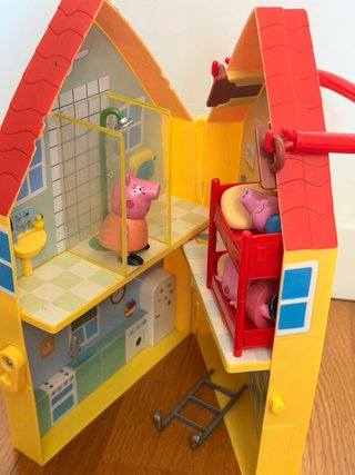 Casa Peppa Pig Amarilla con Asa