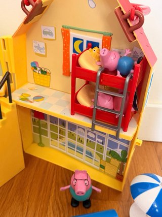 Casa Peppa Pig Amarilla con Asa