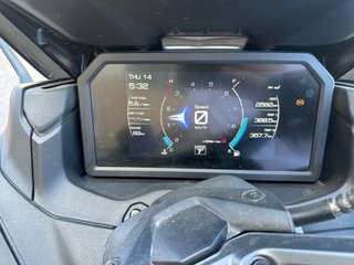 Yamaha TMAX Tech 2025 Dark Magma