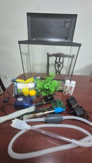 Acuario completo con accesorios