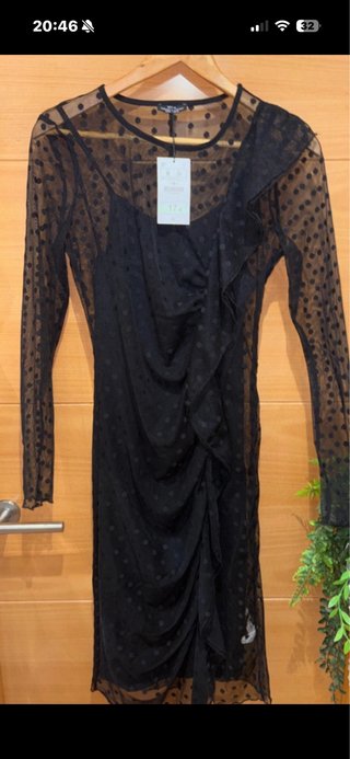Vestido de tul negro con lunares