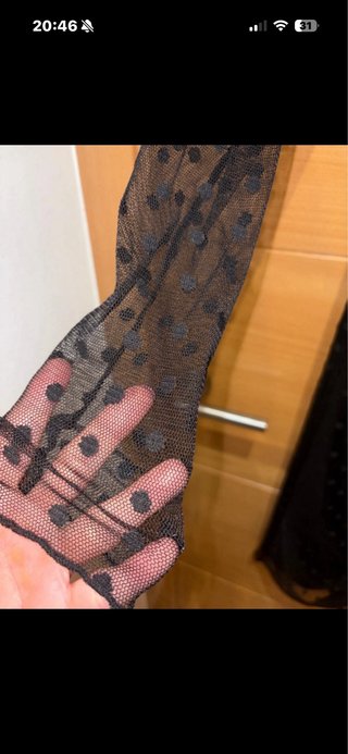 Vestido de tul negro con lunares