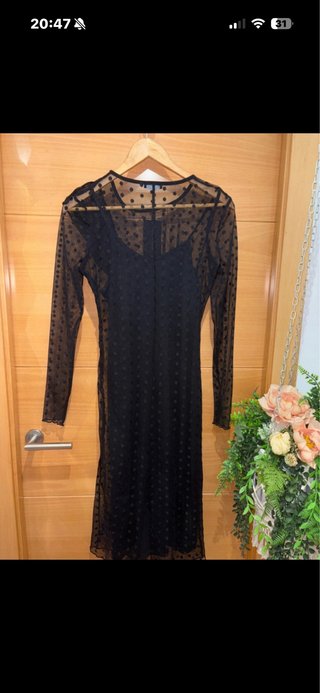 Vestido de tul negro con lunares