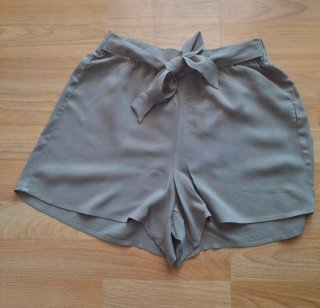 Bermudas mujer beige con lazo