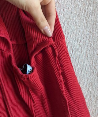 Mono corto rojo espalda descubierta