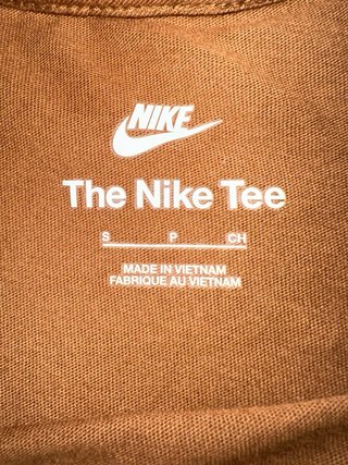 Camiseta Nike Marrón Talla M con etiqueta