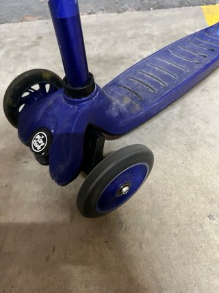 Patinete 3 ruedas azul