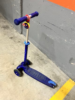 Patinete 3 ruedas azul
