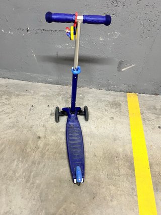 Patinete 3 ruedas azul